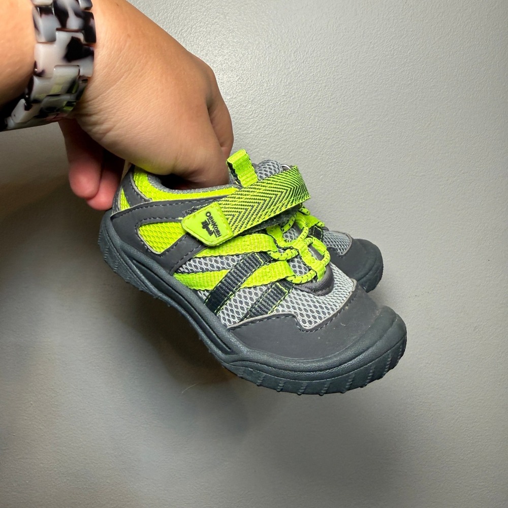 OshKosh Bgosh Domino Bumptoe Kids Sneakers Gray Neon Green Mesh Athletic Size 6